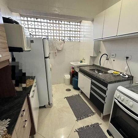 Apto Guaruja Bem Proximo A Praia Esterno foto